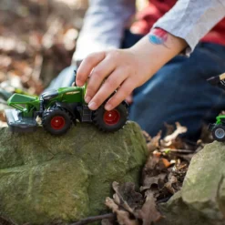 FENDT WITH FRONT LOADER 1:50